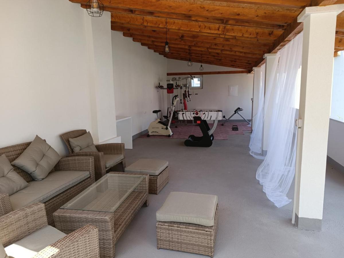 Villa Vlade- From The Heated Pool To The Beach In 1 Minute Jesenice  Exterior foto