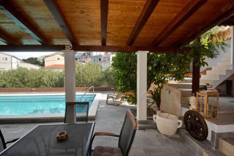 Villa Vlade- From The Heated Pool To The Beach In 1 Minute Jesenice  Exterior foto